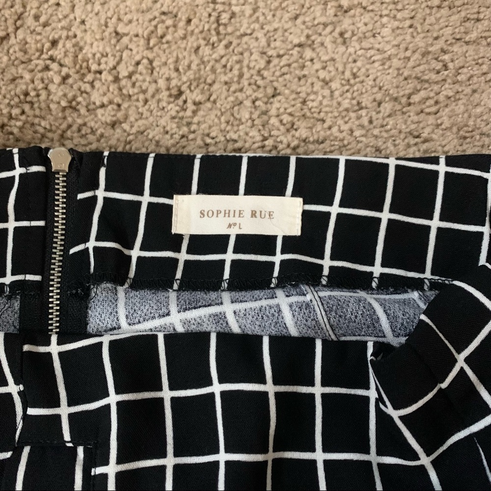 Checkered Pattern Shorts - Picture 4 of 5